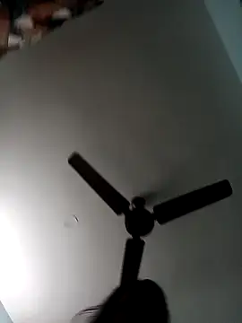 VRINDA-CH online show from December 5, 2025, 12:48 pm