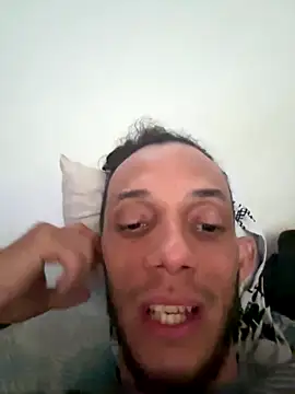 Snapshot of yisushotlarge chatting on December 15, 2025, 7:09 pm yisushotlarge online show from December 15, 2025, 7:09 pm