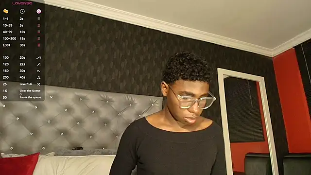 teylor lovee online show from March 7, 2026, 9:42 pm