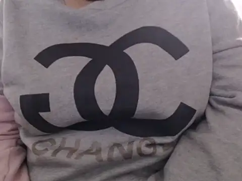 Snapshot of KhubsuratHaasina chatting on January 18, 2026, 6:17 am KhubsuratHaasina online show from January 18, 2026, 6:17 am