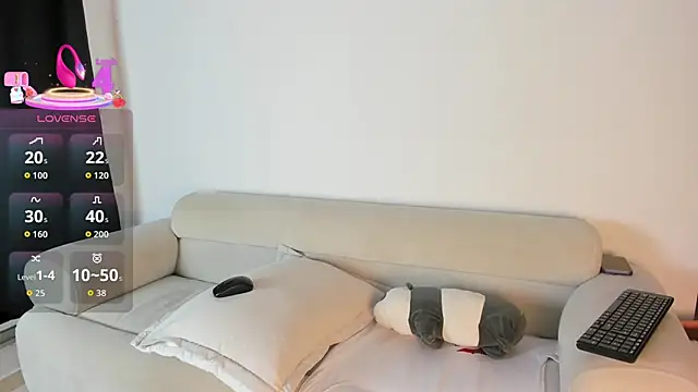 DakothaHyland  online show from January 16, 2026, 10:36 pm