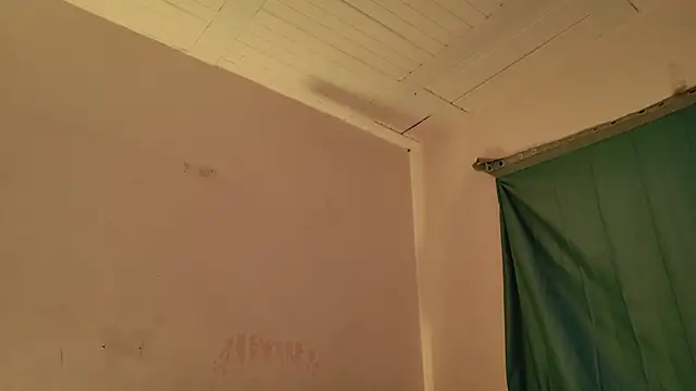 MoonLipsON- online show from April 12, 2026, 5:33 am