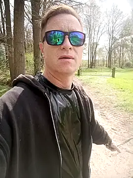 jefflatex45 online show from April 10, 2026, 11:28 am