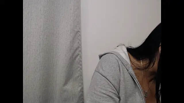 Cristal 2302 online show from December 5, 2025, 4:22 am