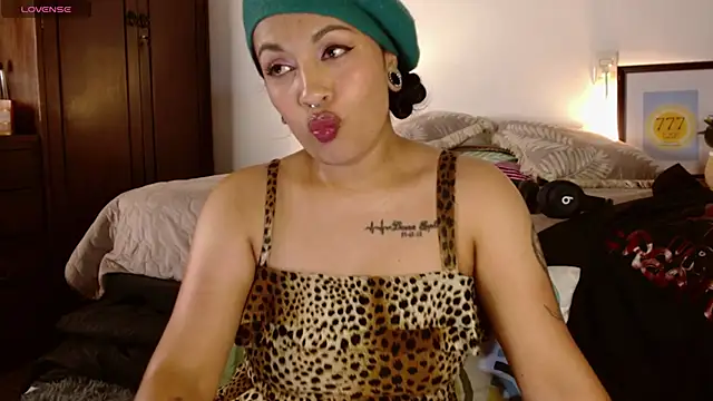  ChloeMonroe online show from December 17, 2025, 4:17 am