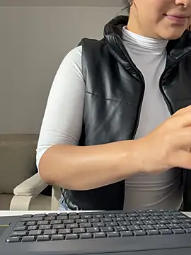 victoria   moon online show from March 28, 2026, 3:35 pm