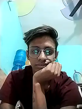 Snapshot of bottomnoida chatting on December 4, 2025, 9:52 am bottomnoida online show from December 4, 2025, 9:52 am