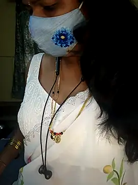 Preeti345 online show from February 3, 2026, 7:13 am