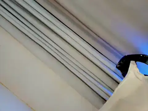 Snapshot of yourbomb_shellxx chatting on February 6, 2026, 2:35 pm yourbomb shellxx online show from February 6, 2026, 2:35 pm