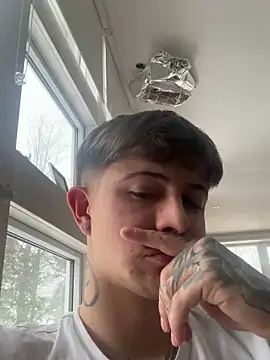 Snapshot of Jason_offizell chatting on February 8, 2026, 2:04 pm Jason offizell online show from February 8, 2026, 2:04 pm