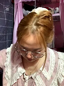 Snapshot of Samsam-006 chatting on December 22, 2025, 3:28 am Samsam-006 online show from December 22, 2025, 3:28 am