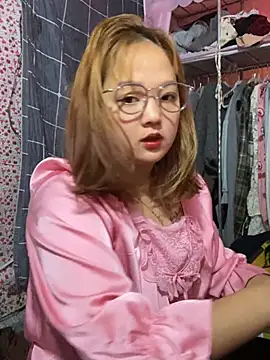 Snapshot of Samsam-006 chatting on January 12, 2026, 2:18 am Samsam-006 online show from January 12, 2026, 2:18 am