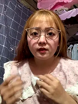 Snapshot of Samsam-006 chatting on December 18, 2025, 2:27 am Samsam-006 online show from December 18, 2025, 2:27 am