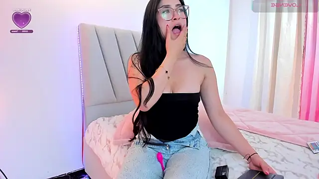 Snapshot of Ambaar5 chatting on February 4, 2026, 12:49 am Ambaar5 online show from February 4, 2026, 12:49 am