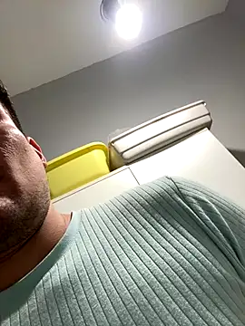 CharlyAlfa22 online show from December 21, 2025, 9:37 pm