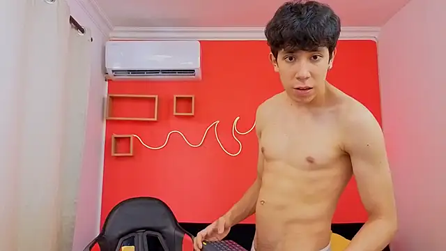 Snapshot of Neo_Twink chatting on May 6, 2026, 7:18 pm Neo Twink online show from May 6, 2026, 7:18 pm