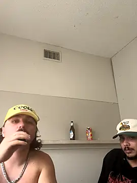 77Bella online show from December 4, 2025, 6:29 pm