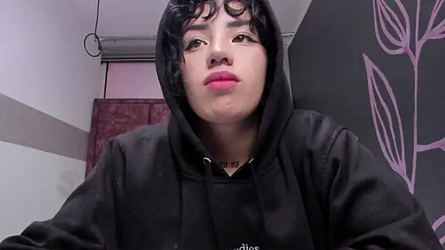 Kiara Fox   online show from April 2, 2026, 10:00 am