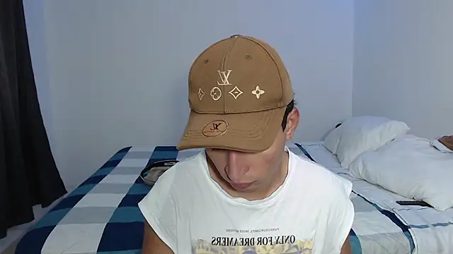 Dave hot1 online show from December 14, 2025, 8:36 pm