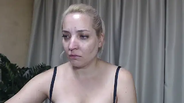 Snapshot of sweetpussy chatting on September 14, 2025, 2:28 pm sweetpussy online show from September 14, 2025, 2:28 pm