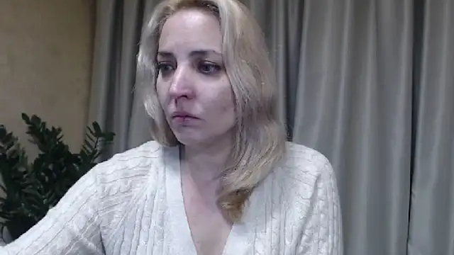 Snapshot of sweetpussy chatting on November 19, 2025, 5:13 pm sweetpussy online show from November 19, 2025, 5:13 pm