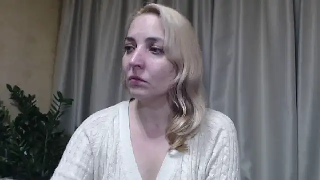 Snapshot of sweetpussy chatting on November 22, 2025, 5:45 pm sweetpussy online show from November 22, 2025, 5:45 pm