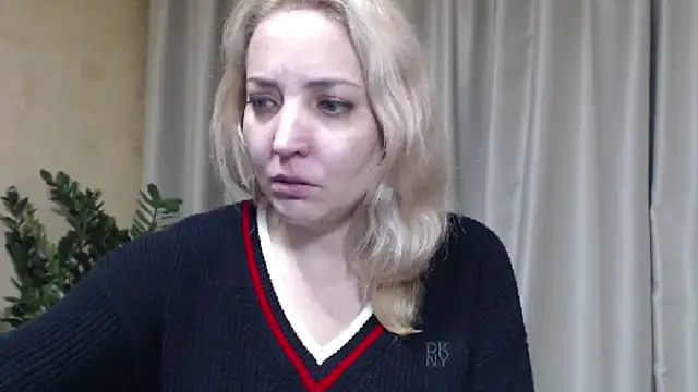 Snapshot of sweetpussy chatting on December 14, 2025, 1:28 pm sweetpussy online show from December 14, 2025, 1:28 pm