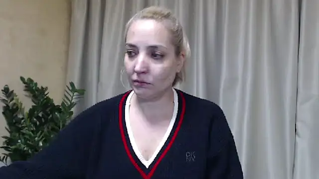 Snapshot of sweetpussy chatting on November 12, 2025, 4:22 pm sweetpussy online show from November 12, 2025, 4:22 pm