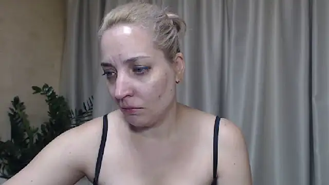 Snapshot of sweetpussy chatting on September 21, 2025, 1:38 pm sweetpussy online show from September 21, 2025, 1:38 pm