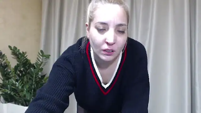 Snapshot of sweetpussy chatting on December 5, 2025, 6:17 pm sweetpussy online show from December 5, 2025, 6:17 pm