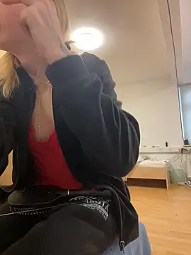 Milly-Kiss online show from February 7, 2026, 10:45 am