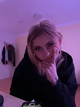 Milly-Kiss online show from February 8, 2026, 9:12 pm