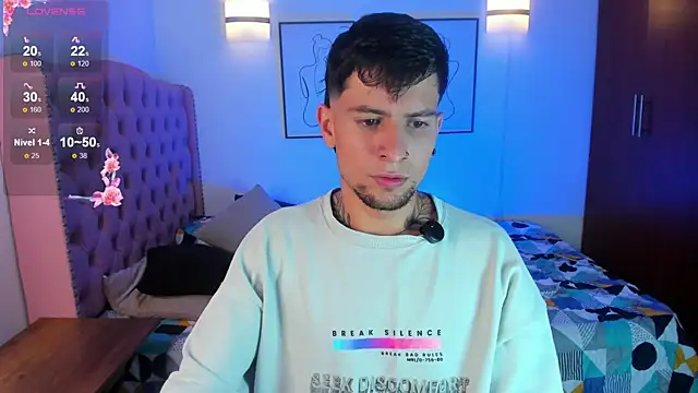 vaalentiino online show from April 16, 2026, 6:52 pm