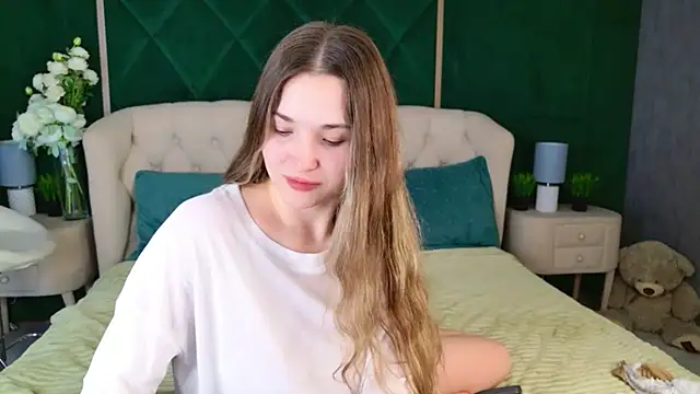 Lina Sinerz online show from March 26, 2026, 3:43 pm