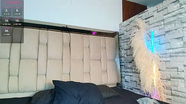 Emma Smith 001 online show from April 13, 2026, 7:29 pm