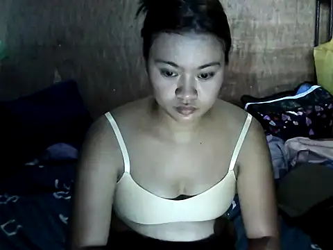 Snapshot of angela_rose20 chatting on May 27, 2026, 8:43 am angela rose20 online show from May 27, 2026, 8:43 am