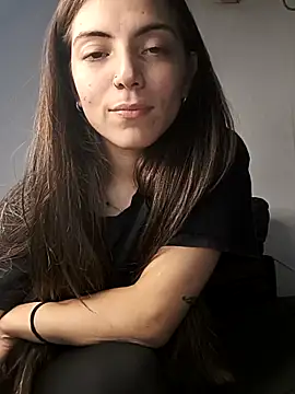 Ceciihot online show from April 10, 2026, 2:07 am