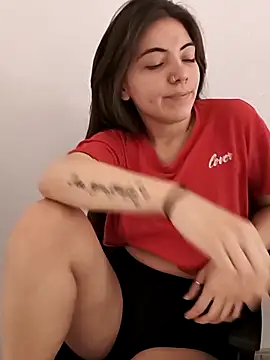 Snapshot of Ceciihot chatting on December 17, 2025, 2:00 pm Ceciihot online show from December 17, 2025, 2:00 pm