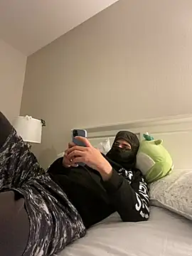 Snapshot of phantom898983 chatting on February 4, 2026, 5:24 am phantom898983 online show from February 4, 2026, 5:24 am