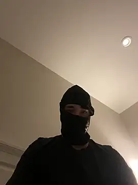 Snapshot of phantom898983 chatting on February 3, 2026, 8:19 am phantom898983 online show from February 3, 2026, 8:19 am