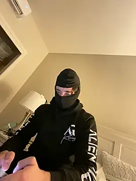 Snapshot of phantom898983 chatting on February 23, 2026, 8:37 am phantom898983 online show from February 23, 2026, 8:37 am