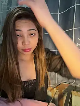 -Moon-20 online show from December 5, 2025, 6:06 pm