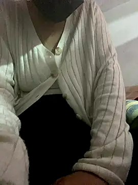 LucAnh99 online show from December 16, 2025, 11:47 am