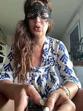 Deborahoff online show from July 2, 2026, 12:00 pm
