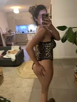 Snapshot of Deborahoff chatting on January 31, 2026, 8:51 pm Deborahoff online show from January 31, 2026, 8:51 pm