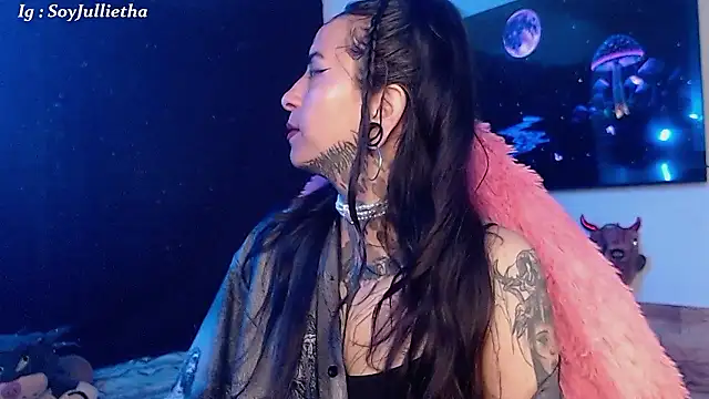 Julls420  online show from January 10, 2026, 5:47 am