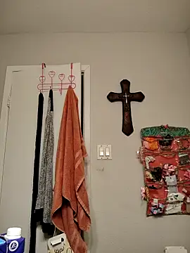 SpiderRose online show from December 20, 2025, 9:28 pm