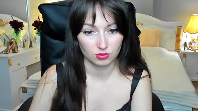 RosiAlina online show from May 13, 2026, 6:42 am
