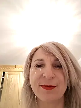 AhlyssaLove1155 online show from May 10, 2026, 7:38 pm