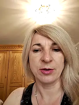 AhlyssaLove1155 online show from May 29, 2026, 4:24 pm